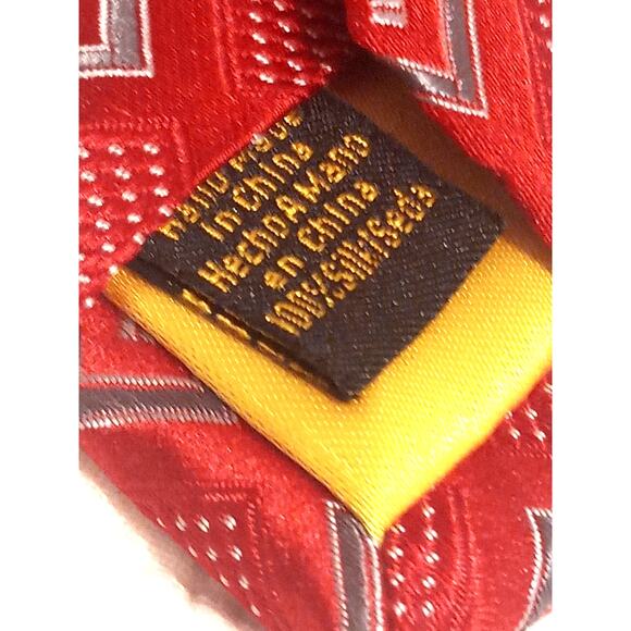 Donald Trump Signature Collection  Red / Gray Silk Geometric Neck Tie - Picture 4 of 8